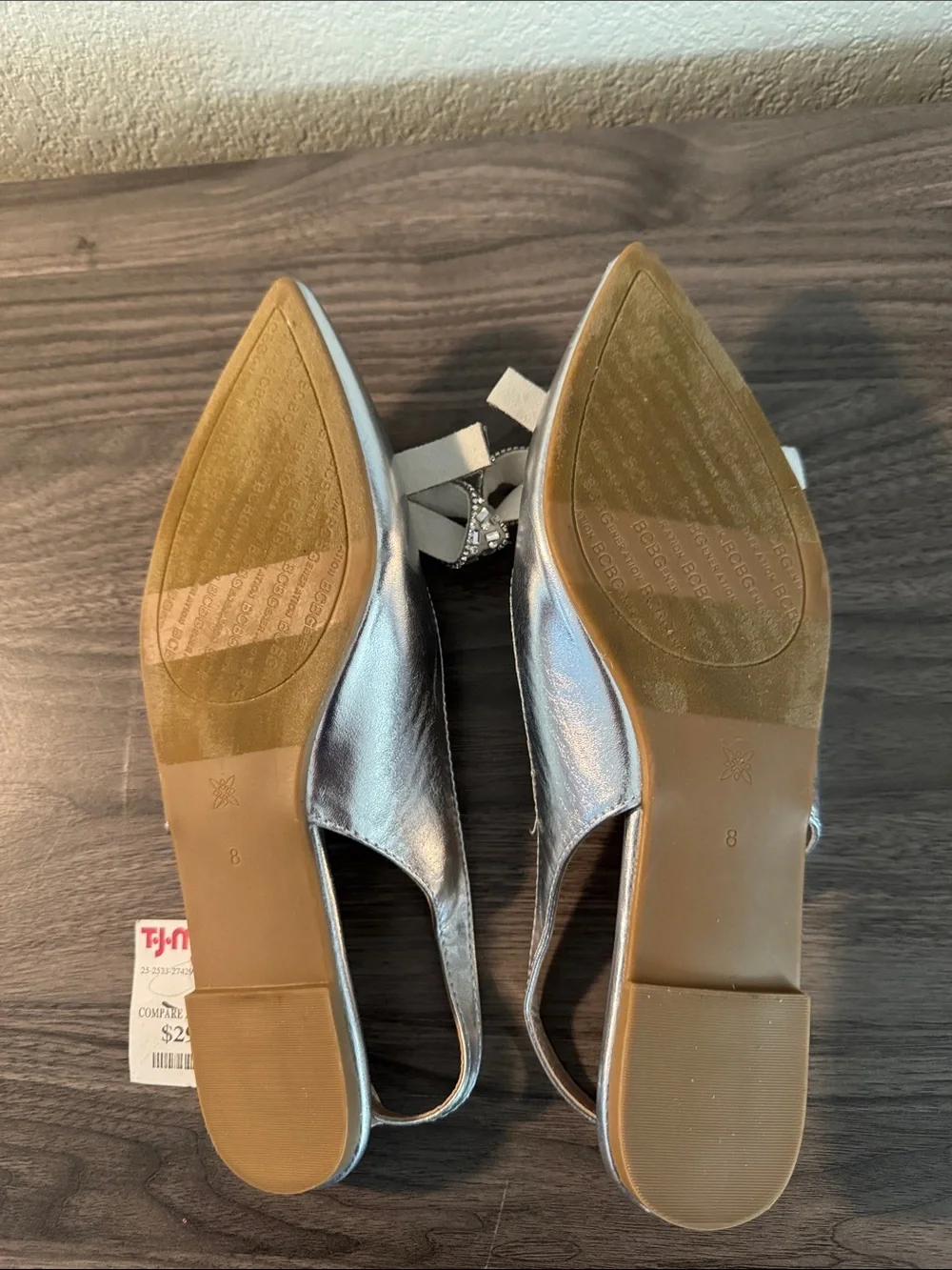 NWT BCBGWomen's Silver Pointed Slingback Flats with Crystal Bow, size 8M
